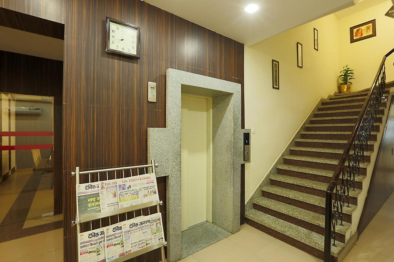 Hotel Premiere Villa  Varanasi Bagian luar foto